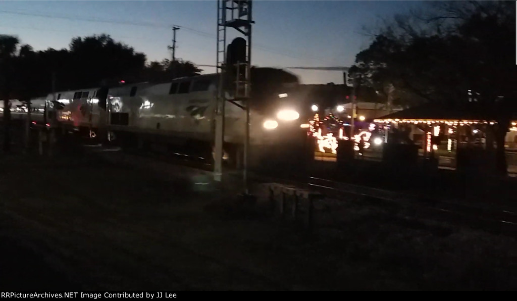 AMTK 9 & 139 on Amtrak NB Silver Star 092